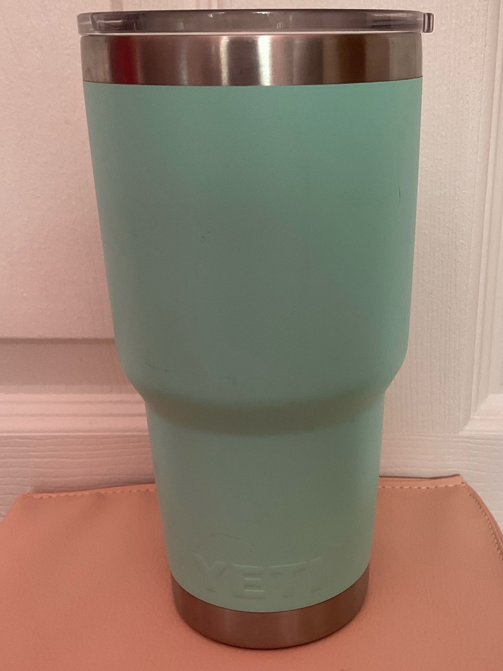 Lot of three Yeti Tumblers with Lids 30 oz. - Picture 5 of 11